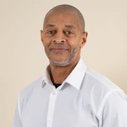Adrian Binns, Senior Medicare Advisor at Pinnacle Insurance Advisors